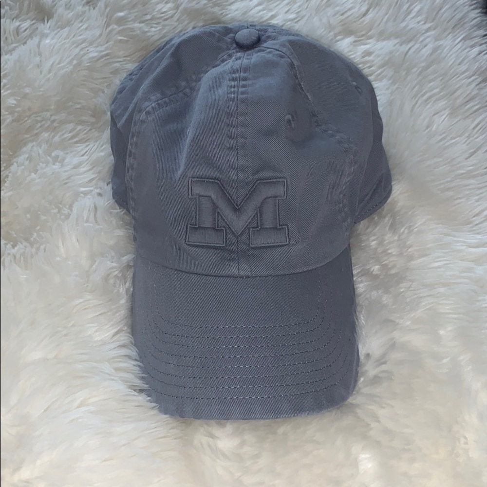 grey university of michigan nike hat